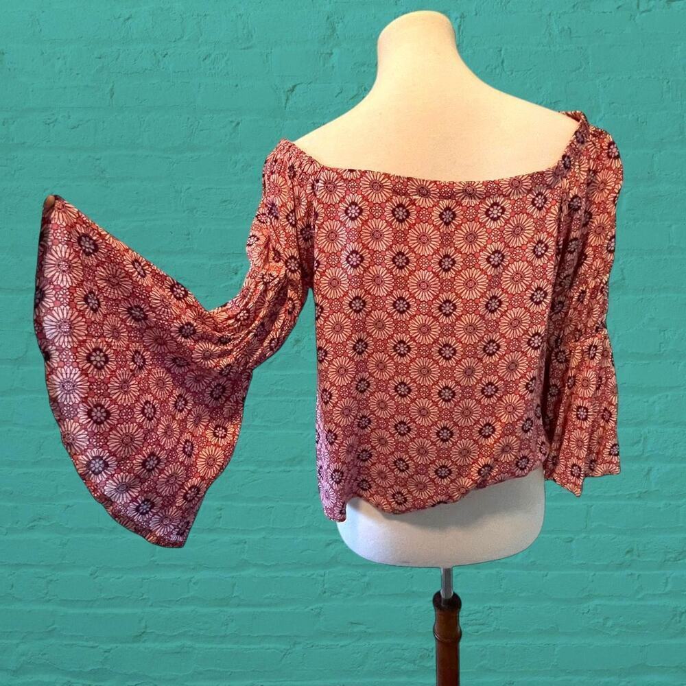 Patterned bell sleeve fairy top size small